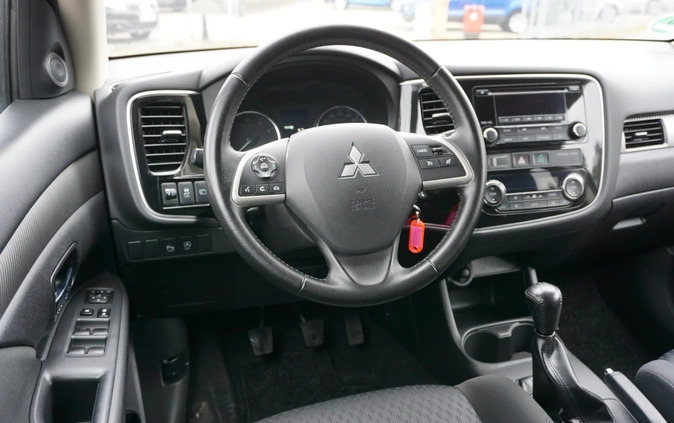 Mitsubishi Outlander cena 55900 przebieg: 120000, rok produkcji 2013 z Włodawa małe 211